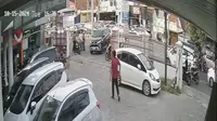 Pemotor Dikeroyok Pengemudi Mobil Arogan di Bandar Lampung