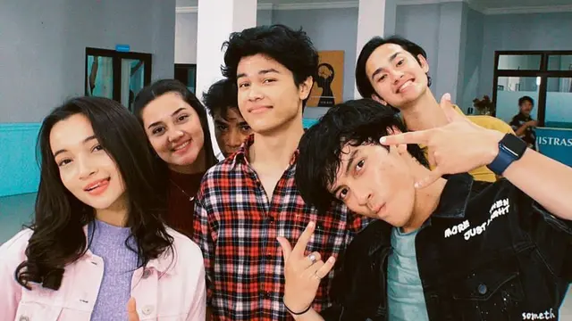 Syuting Season 2 Berakhir, Ini 6 Potret Kebersamaan Pemain My Love My Enemy