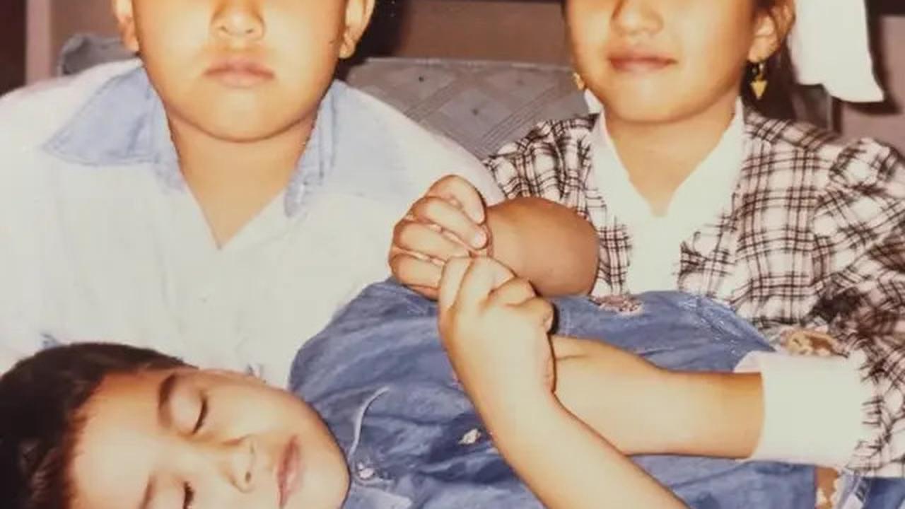 7 Potret Lawas Raline Shah Bareng Dua Adik Saat Kecil, Peringati Hari Saudara