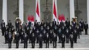 <p>Presiden Republik Indonesia, Prabowo Subianto (tengah depan) bersama dan Wakil Presiden Gibran Rakabuming Raka berfoto bersama dengan para menteri Kabinet Merah Putih yang baru saja dilantik di Istana Merdeka, Jakarta, Senin 21 Oktober 2024. (AP Photo/Achmad Ibrahim)</p>