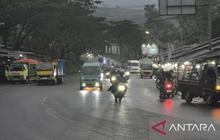 Waspada Wisata Bandung Musim Hujan: Disparekraf Imbau Wisatawan Hati-hati