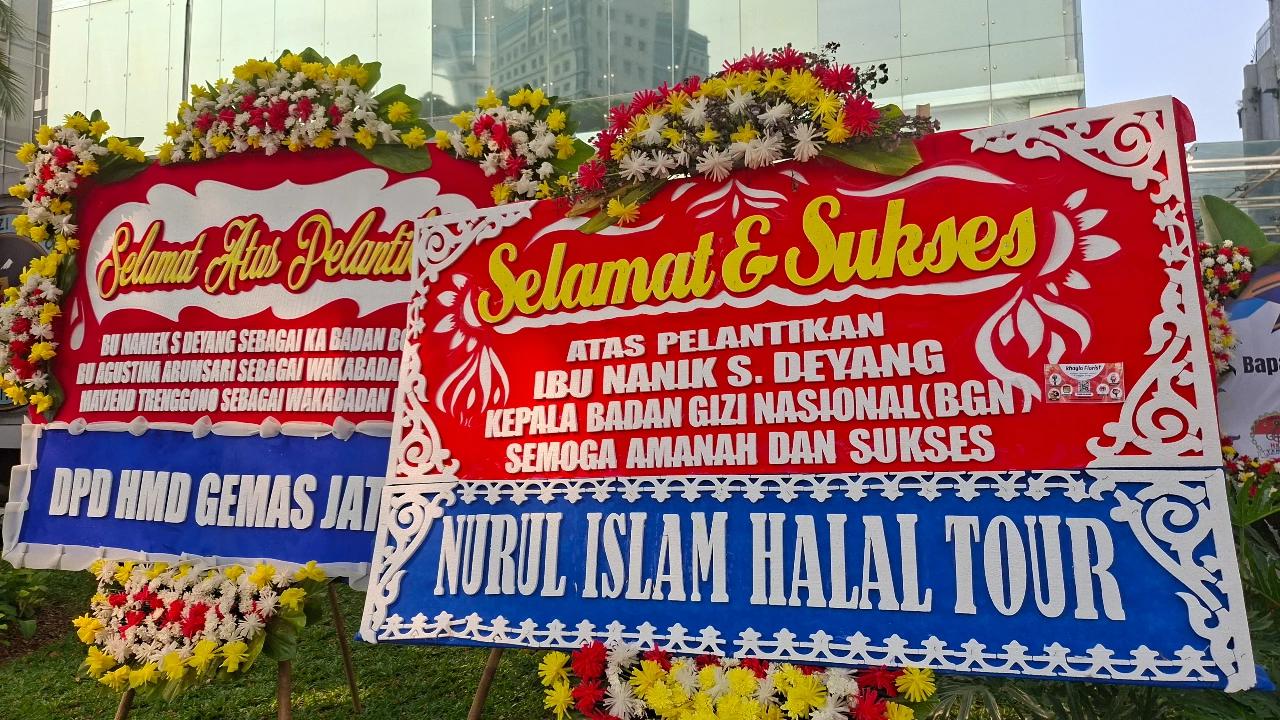 Usai Jadi Sorotan, Kantor BGN Kembali Beroperasi Normal di Tengah Deretan Karangan Bunga