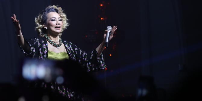 VIDEO: Dua Diva Indonesia Konser Bareng saat Malam Tahun Baru