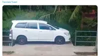 Viral Video Pria Parkir di Tempat Super Sempit, Bikin Warganet Takjub