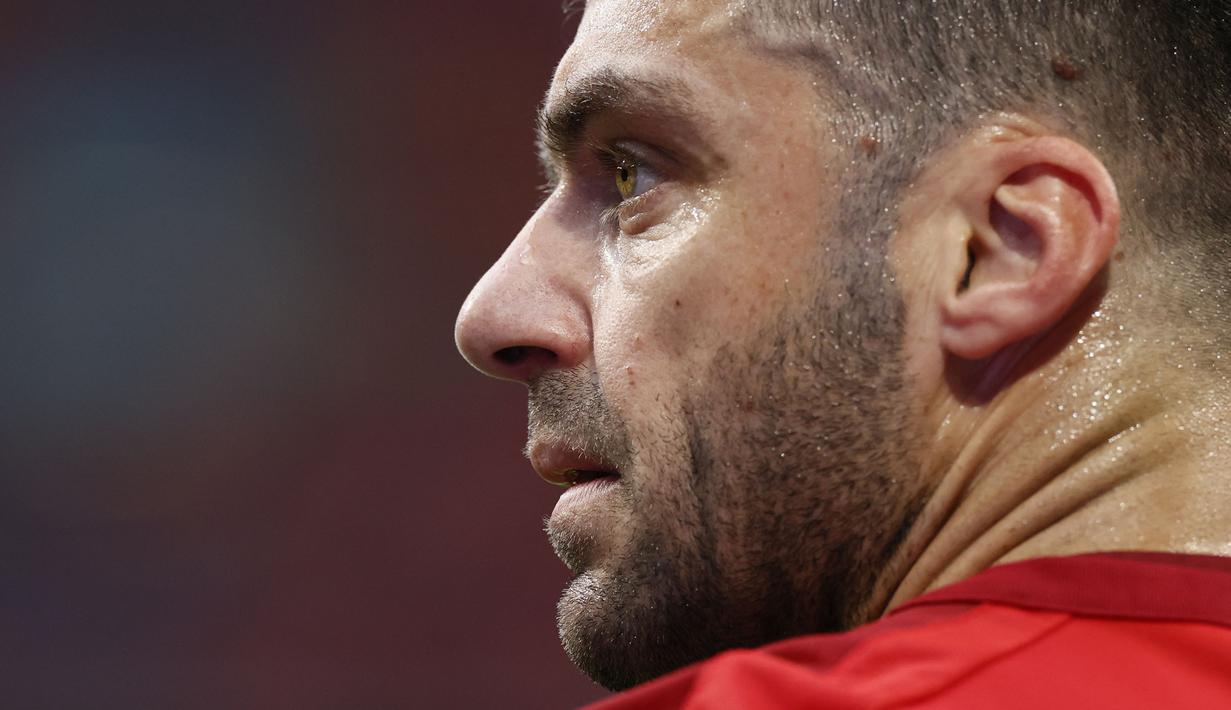 "Ya, laga ini (lawan Belanda) jadi laga terakhir saya berseragam Makedonia Utara, sekaligus jadi penanda akhir perjalanan saya bersama Timnas. Saya senang pensiun dengan cara seperti ini, dan perpisahan ini begitu indah," ungkap Goran Pandev. (Foto: AFP/Pool/Koen van Weel)