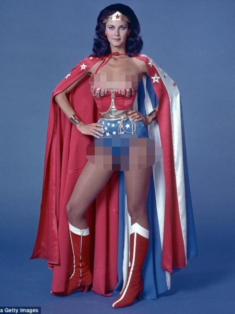 Lynda Carter memerankan Wonder Woman dalam serial TV tahun 1970-an. 