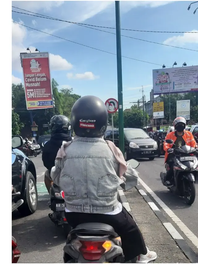6 Tingkah Absurd Netizen Ubah Celana Jadi Baju, Terinspirasi Fashion BCL