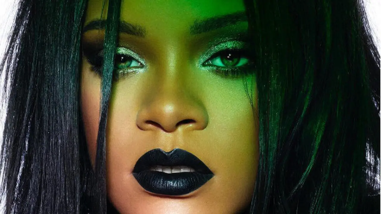 Coba lipstik hitam dari Rihanna untuk tampil edgy di Halloween