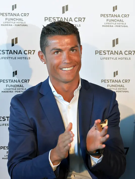 Berbagai komentar dari penggemar Cristiano Ronaldo terus bermunculan. "Aw, hatiku sangat hancur hingga berkeping-keping. Aku selalu mendukung pilihan terbaik untukmu," komentar netizen wanita. (AFP/Bintang.com)