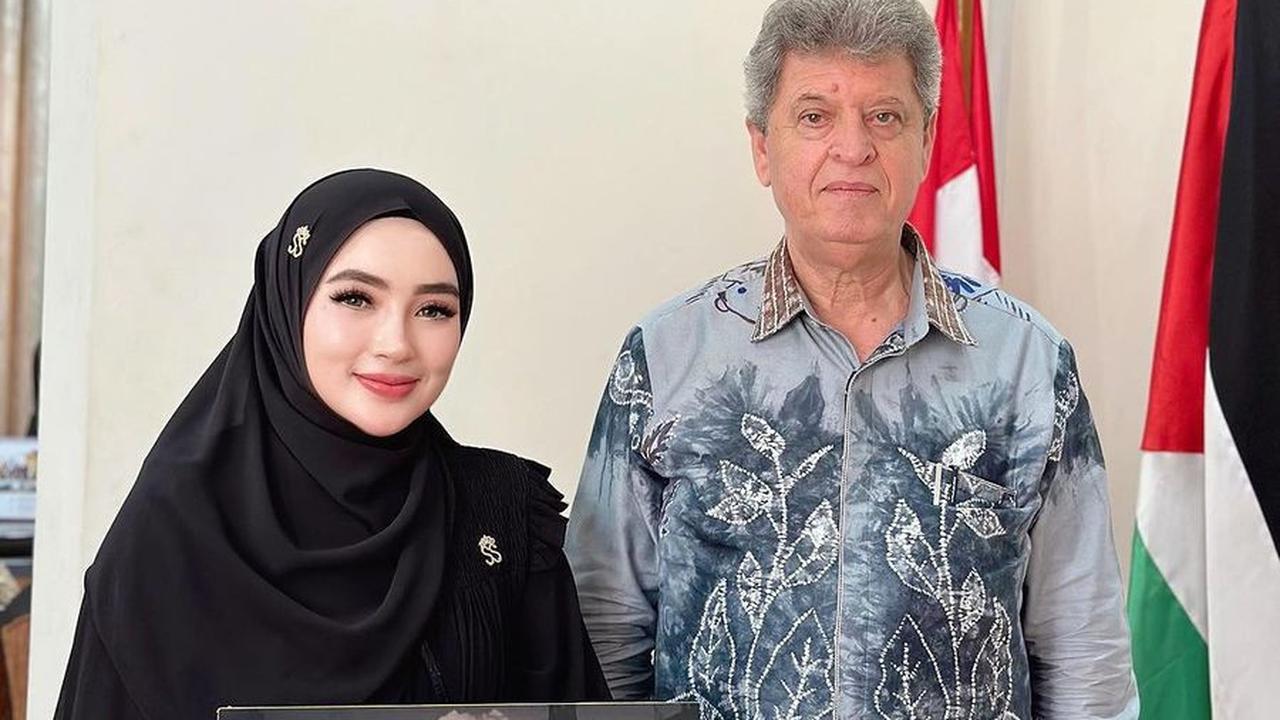 Kembali Bikin Heboh Netizen