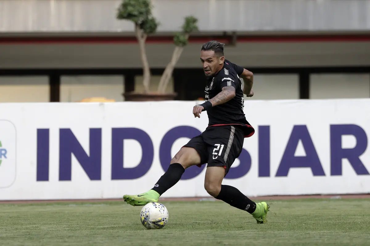 Bhayangkara  FC vs PSIS Semarang