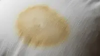 7 Cara Membersihkan Noda Bekas Keringat di Bantal, Jangan Langsung Dibuang