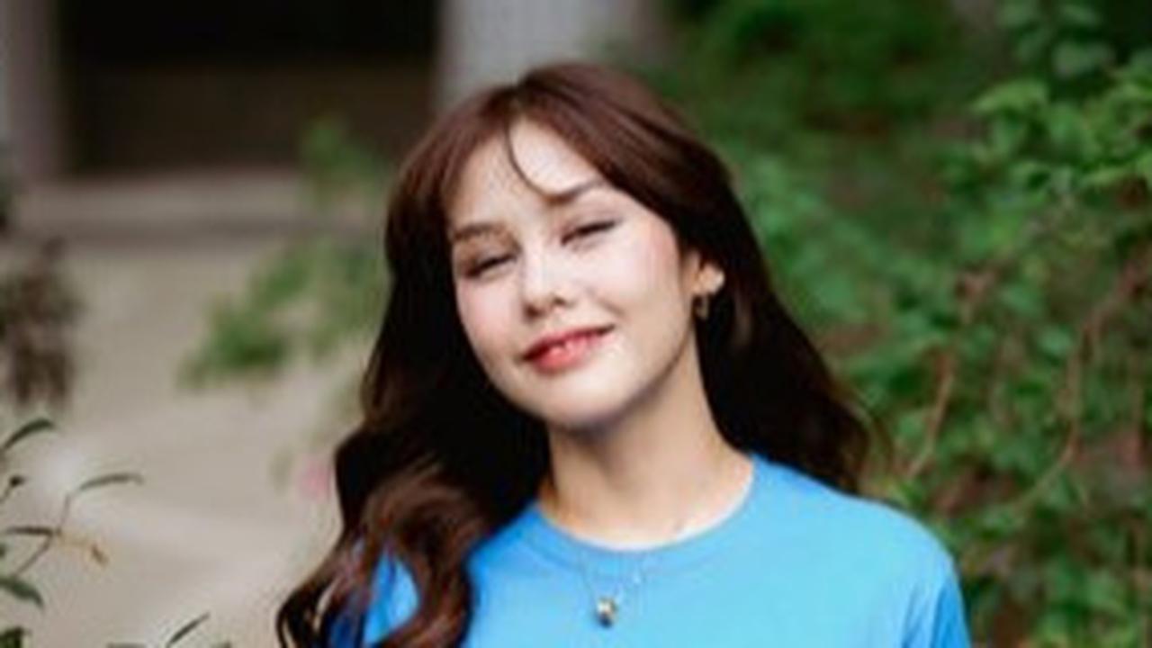 Selain Vanesha Prescilla, 7 Artis Indonesia Bersifat Introvert - Maudy Ayunda hingga Raditya Dika