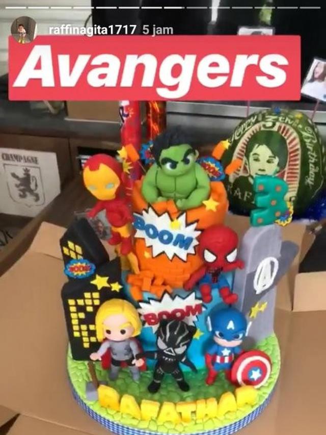 5 Potret Kue Ulang Tahun Rafathar Dari Usia 1 Sampai 5 Tahun, Selalu Bertema Unik. (Sumber: Instagram/raffinagita1717)