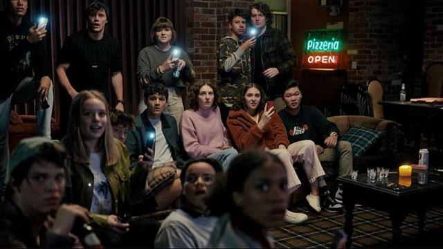 Sinopsis Film Talk To Me: Ritual Memanggil Roh dengan Patung Sepotong Tangan