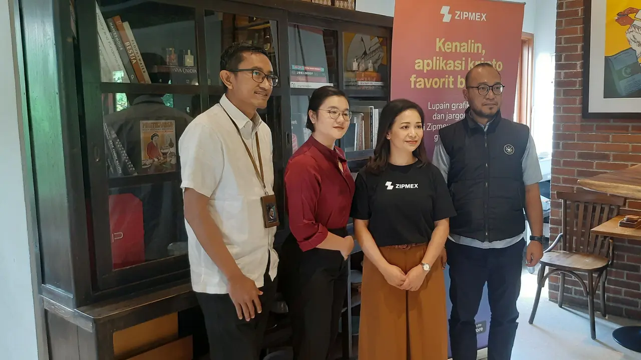 Koordinator Bidang Perumusan Perundang Undangan dan Pelayanan Hukum Bappebti, Yovian Andri  dalam acara Zipmex Editorial Roundtable 2023, Rabu (8/2/2023).
