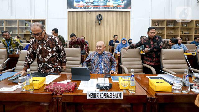 Rapat kerja antara Menteri Teten Masduki dan Komisi VI DPR