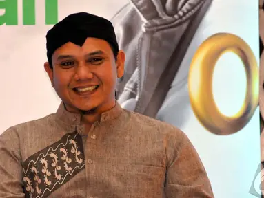 Fadly 'Padi' saat bersama Dompet Dhuafa beri beasiswa kepada 1000 anak tani (Liputan6.com/Panji Diksana)