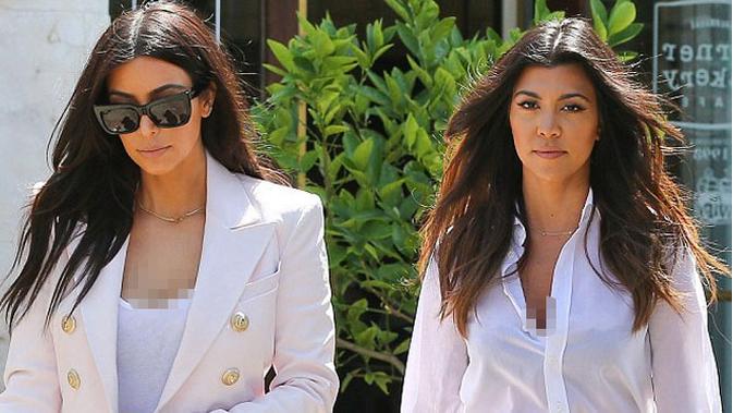 Celana Robek Kim Kardashian vs Rok Berlubang Kourtney 