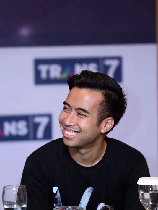 Dengan adanya konser yang mengangkat lagu-lagu lawas seperti ini, Vidi berharap anak-anak muda bisa belajar dari musik lawas untuk menambah khazanah bermusiknya. (Nurwahyunan/Bintang.com)