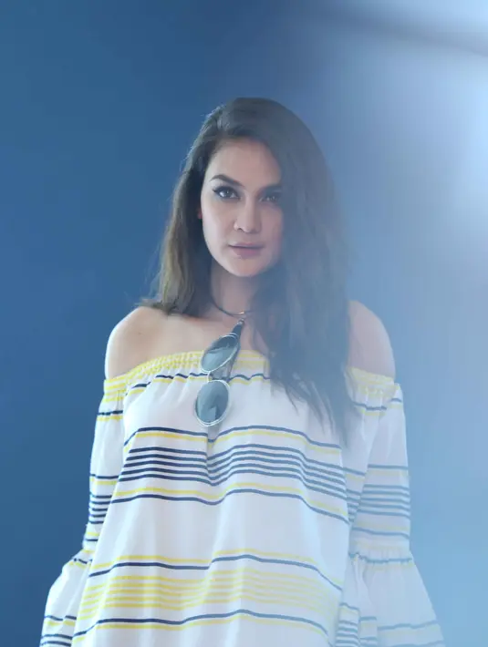 Pemeran dalam film ‘Princess, Bajak Laut dan Alien’ itu tidak memungkiri dengan kariernya sebagai artis mempermudah dalam mempromosikan bisnisnya. (Nurwahyunan/Bintang.com)