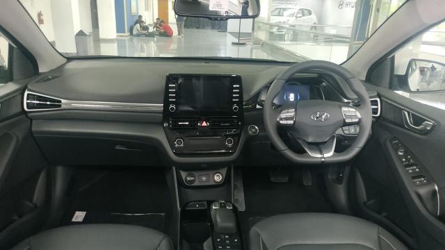 Harga Mobil Listrik Hyundai Ioniq Tembus Rp569 Juta (Arief A/Liputan6.com)
