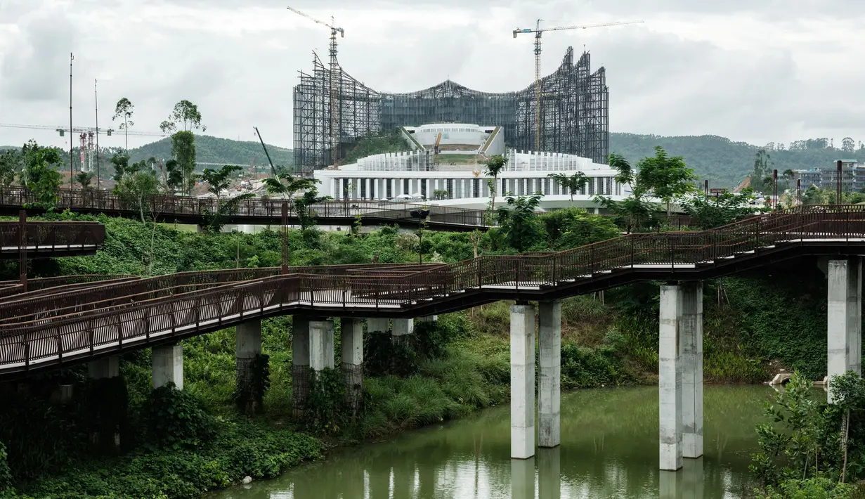 Sementara itu, Menteri Pekerjaan Umum dan Perumahan Rakyat (PUPR) Basuki Hadimuljono juga mengonfirmasi kesiapan infrastruktur dasar di Ibu Kota Nusantara (IKN). (Yasuyoshi CHIBA/AFP)
