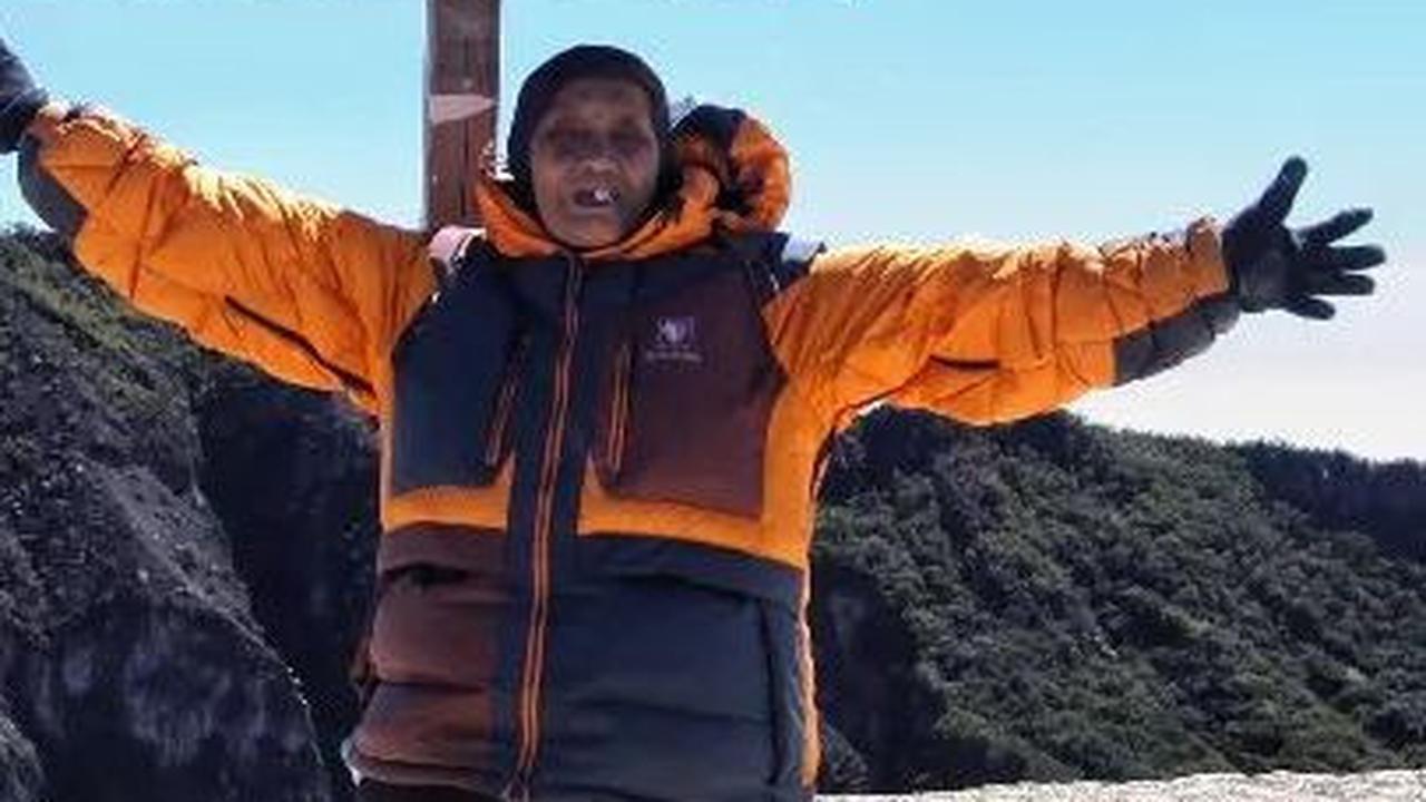 Diketahui, Mbah Yuni sudah menaklukkan 14 Gunung di Indonesia, di antaranya; Gunung Rinjani, Gunung Latimojong, Gunung Andong di Magelang, Gunung Raung di Banyuwangi, Gunung Tambora di Sumbawa.