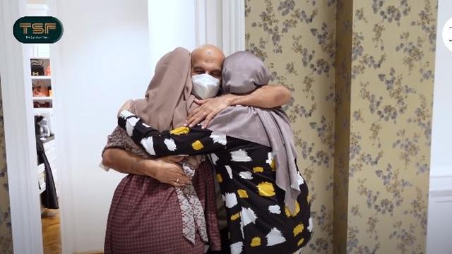 7 Momen Haru Mark Sungkar Temui Anak Zaskia Sungkar Usai Bebas dari Penjara