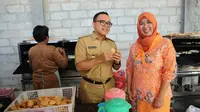 Rayakan Lebaran, Bupati Azwar Anas Ajak Masyarakat Belanja Kue dari UMKM