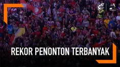 Laga sepak bola wanita antara Atletico kontra Barca dihadiri 60.739 ribu penonton. Jumlah tersebut menjadi rekor baru jumlah penonton dalam sebuah pertandingan sepak bola wanita Eropa.