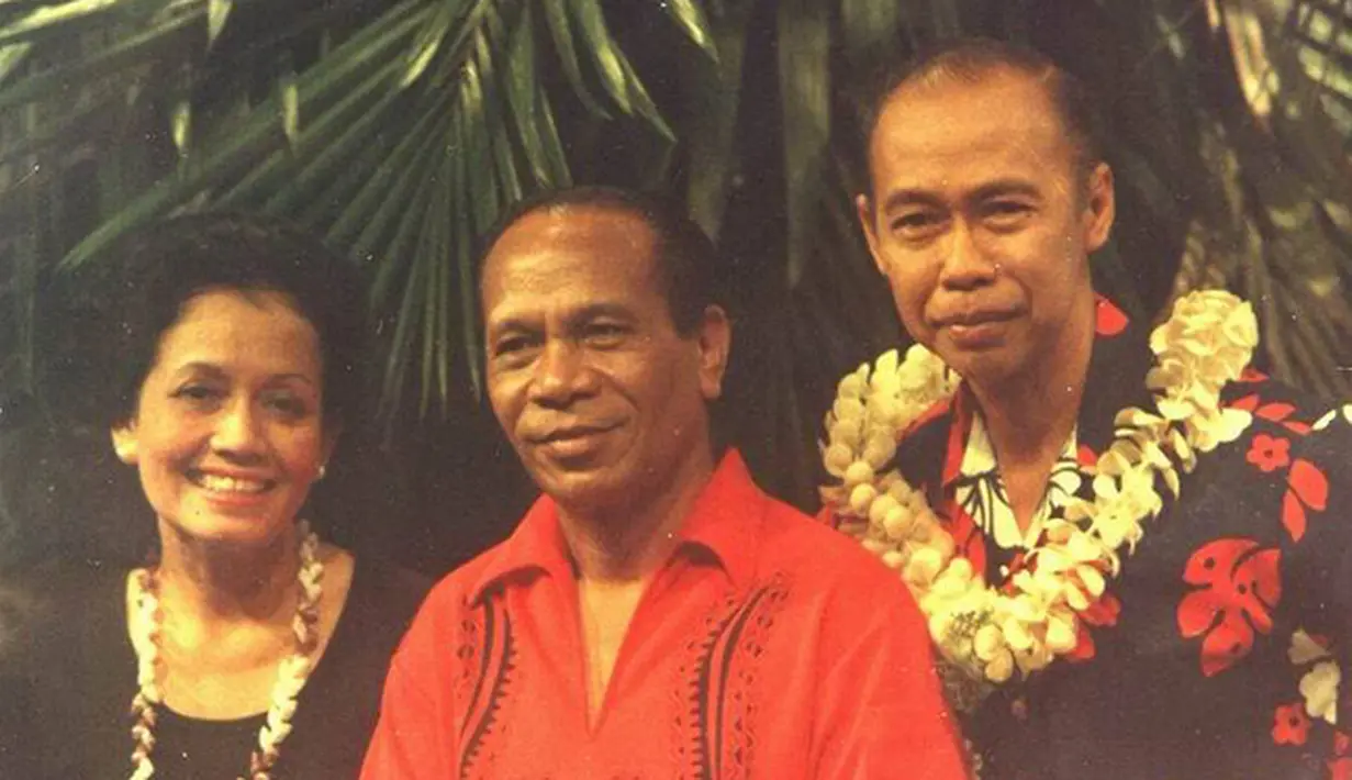 Sehari sebelum Hoegeng akan dilantik menjadi Kepala Jawatan Imigrasi tahun 1960, Ia meminta istrinya Merry menutup toko bunga milik mereka. (Istimewa)