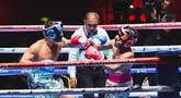 Onadio Leonardo bertanding tinju melawan Bobby Saputra dalam laga Superstar Knockout Vol . 2 di Jakarta International Velodrome, Rawamangun, Jakarta Timur, Sabtu (7/12/2024).