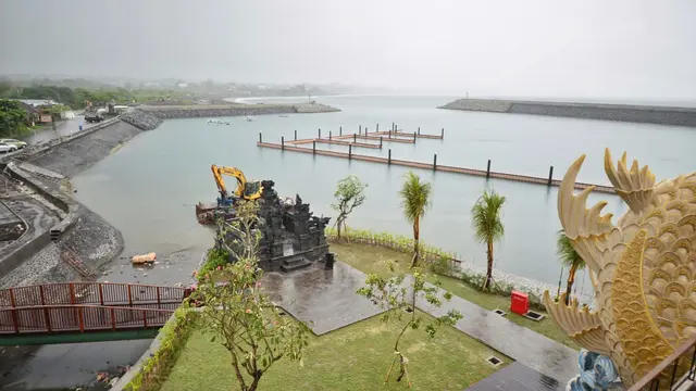 Menteri Perhubungan Budi Karya Sumadi meninjau progress pembangunan Pelabuhan Sanur di Bali. (Dok Kemenhub)