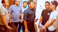 Unit Resmob Sat Reskrim Polres Balangan dan Unit Kamneg Intelkam Polres Balangan menangkap MH di hotel (Liputan6.com/ist)