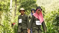 Tim Pencegah Nusantara menjalani latihan survival dan team building. (CISDI/ Arina Aisyal)