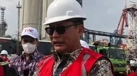Direktur Utama Perum Bulog Budi Waseso saat menerima beras di Pelabuhan Tanjung Priok, Jumat (16/12/2022).