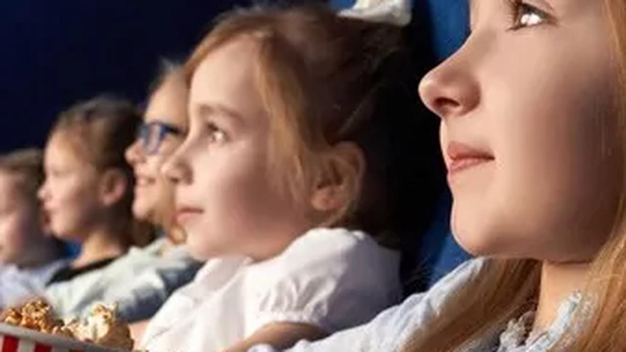 Mau Mengajak Anak Nonton Film? Ini yang Harus Diperhatikan