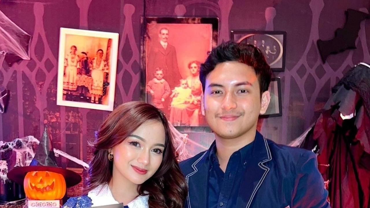 Bikin Netizen Iri, 8 Foto Nanda Arsyinta Dikasih Bunga Tiap Bulan Oleh Suami!