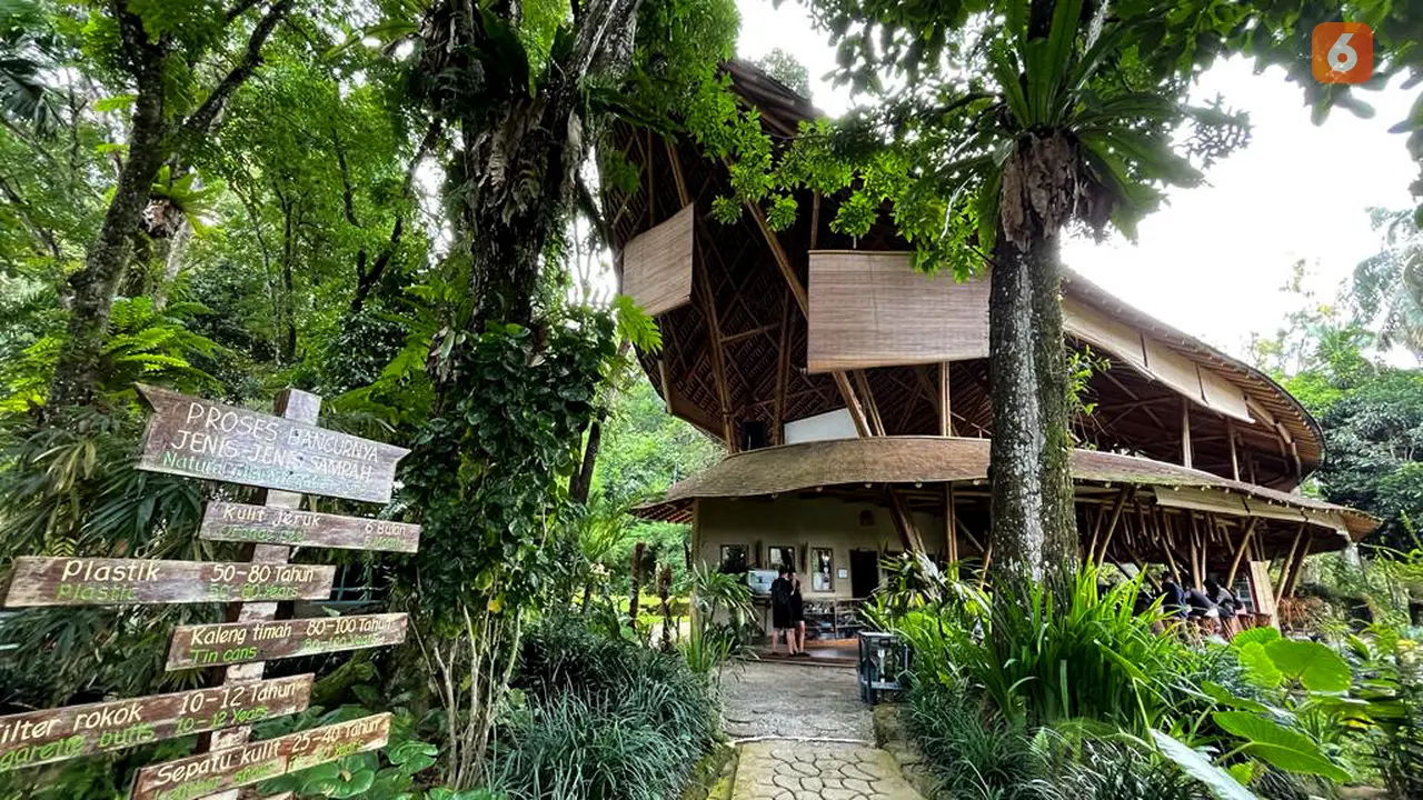 Restoran Kapal Bambu