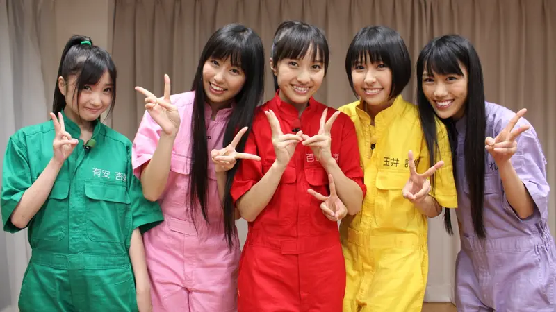 Momoiro Clover Z Sejajari Lagu-lagu Frozen di Oricon