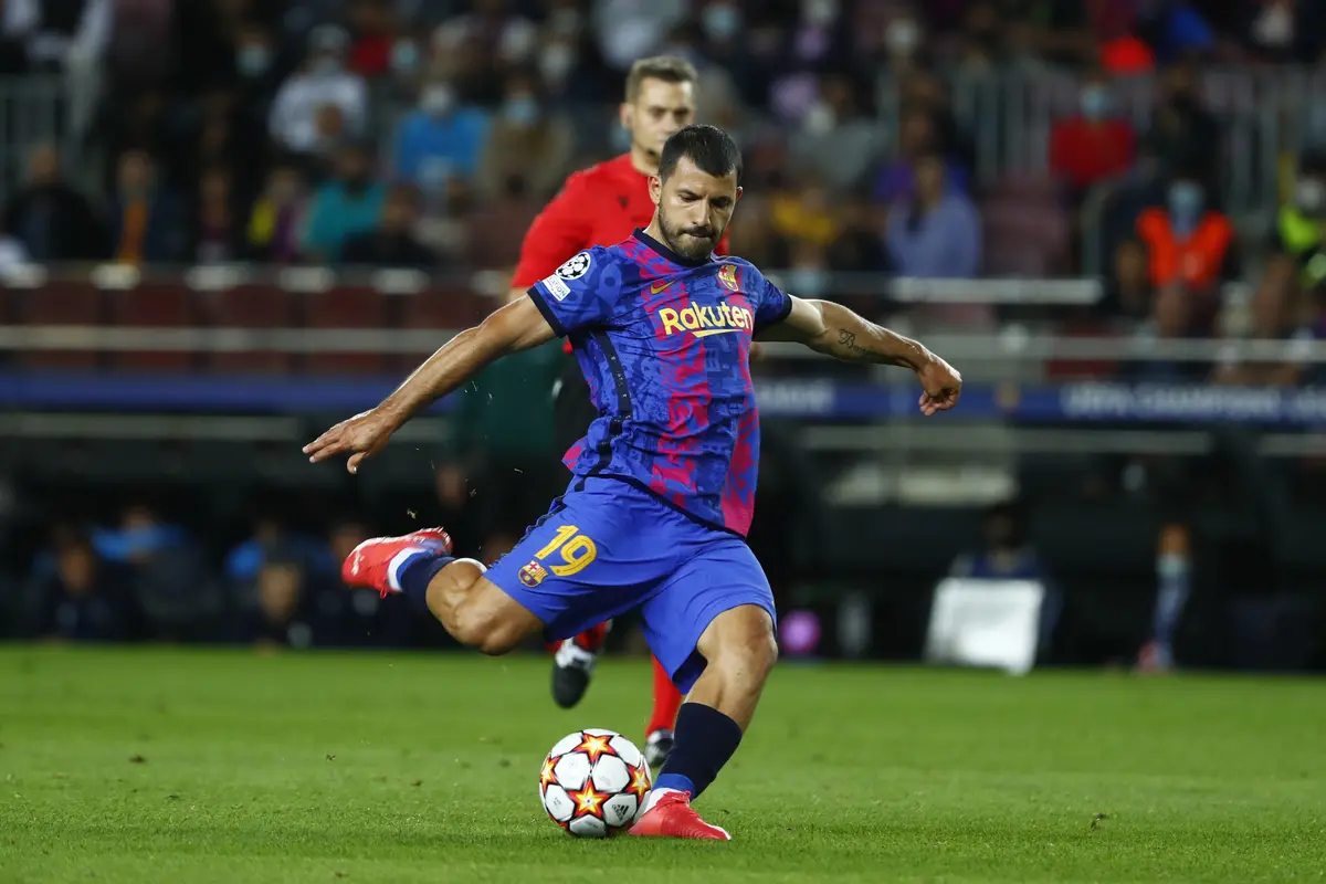 Pique Cetak Gol, Barcelona Taklukkan Dynamo Kyiv di Liga Champions