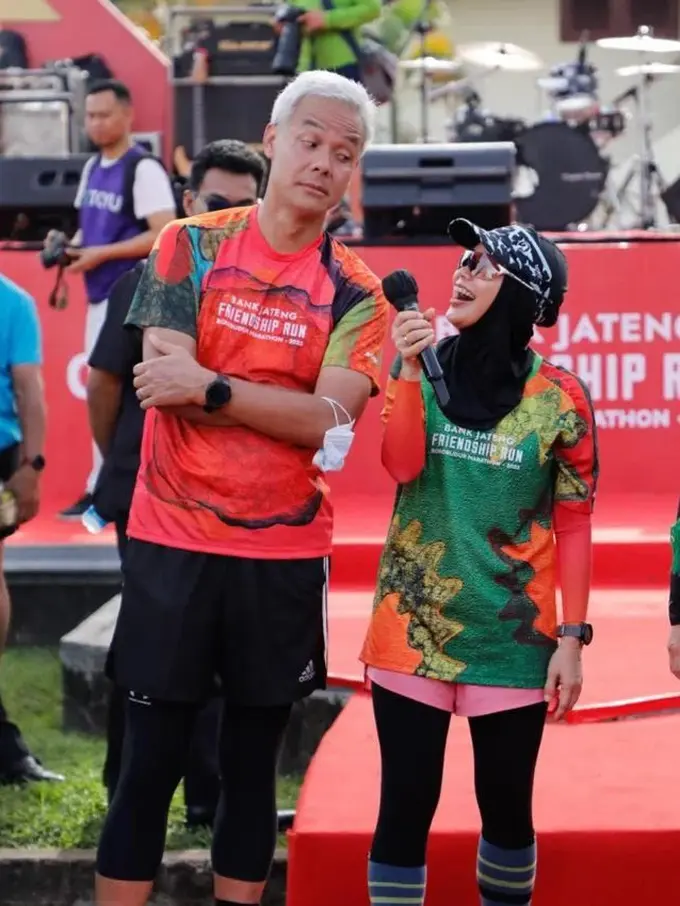 4 Item Fashion yang Wajib Dikenakan Siti Atikoh, Istri Ganjar Pranowo untuk Tampil Modis Saat Berolahraga