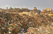 Cita-cita Bedul cuma jadi penggulung terpal truk sampah