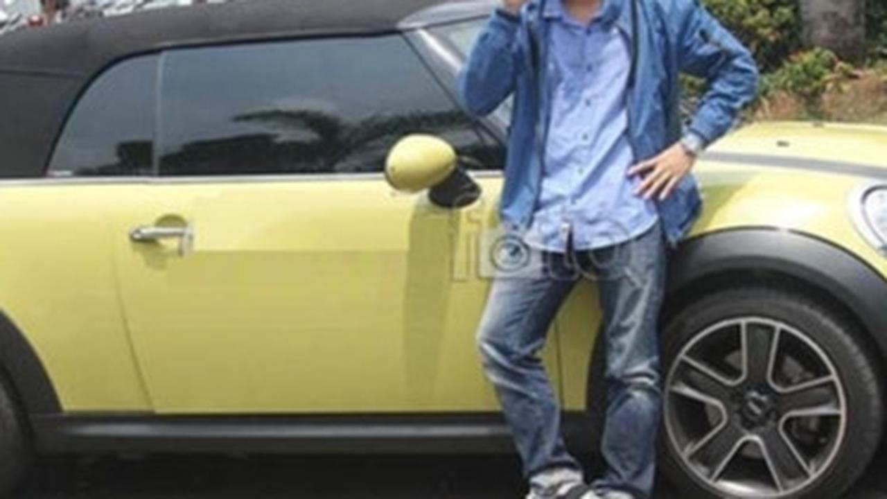 Mobilnya Terbakar, Ini 6 Potret Koleksi Mobil Mewah Raffi Ahmad