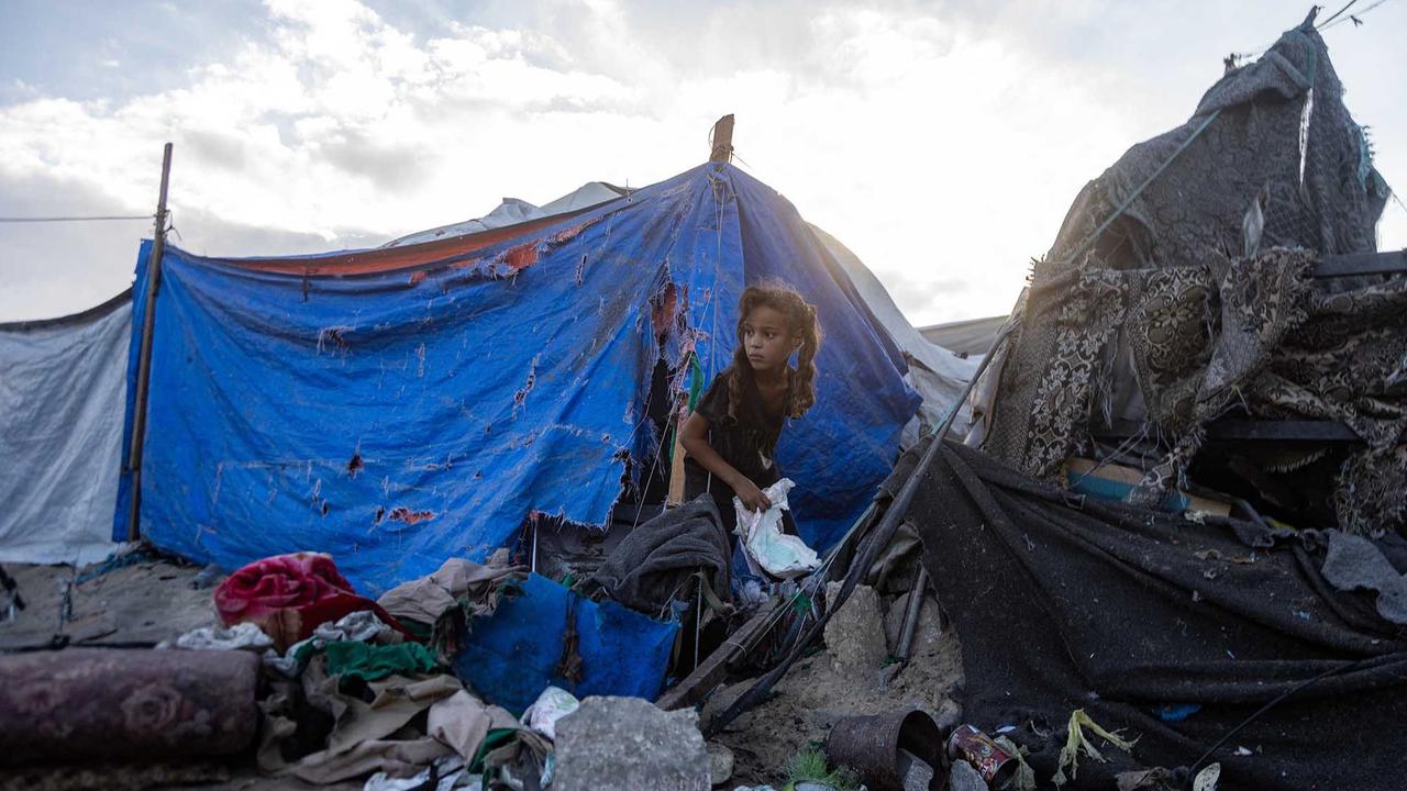 FOTO: Tak Ada Tempat Aman di Gaza, Tenda Pengungsi Kembali Jadi Sasaran Serangan Udara Israel
