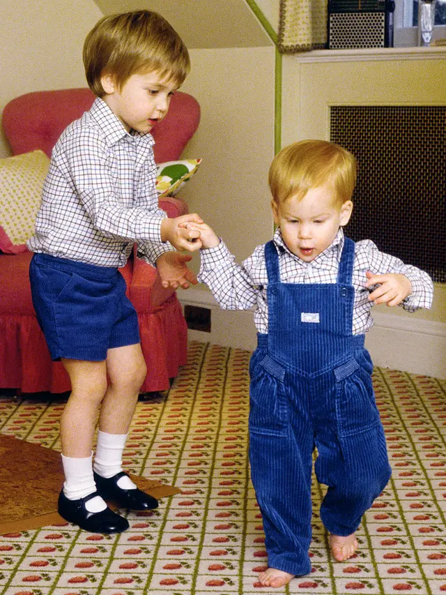 [Bintang] Pangeran William dan Harry