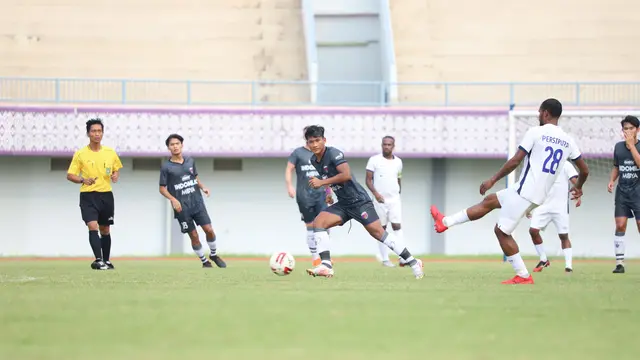 Uji coba antara Persita Tangerang Vs Persipura Jayapura.