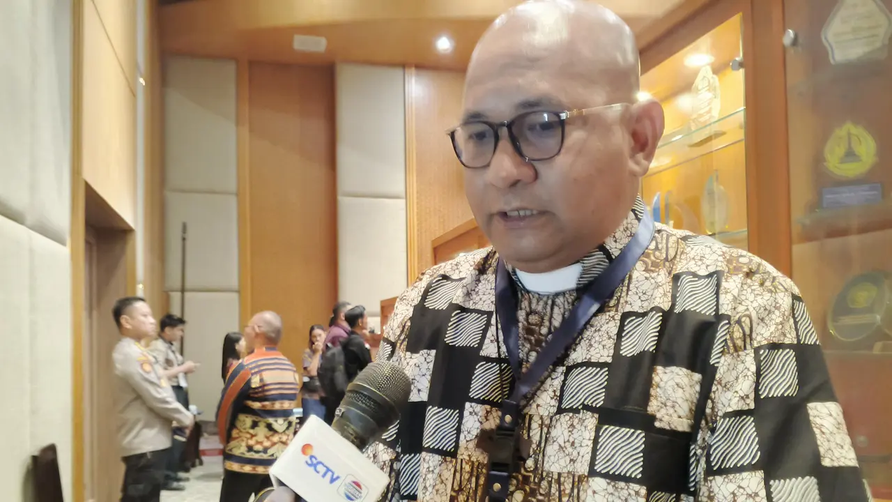 Ketua Harian Jaringan Nasional Anti Tindak Perdagangan (Jarnas TPPO) Romo Paschalis (Liputan6.com/Muhammad Radityo Priyasmoro)