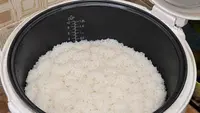 6 Tips Mengatasi Nasi Overcooked agar Tak Terlalu Lembek dan Tetap Bisa Dinikmati